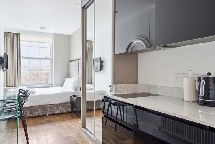 Flat Golden Square in City of Westminster
