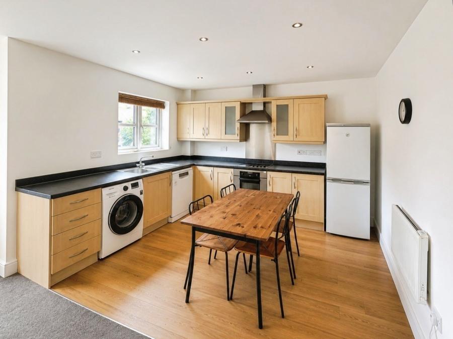 Flat Badgerdale Way in Derby