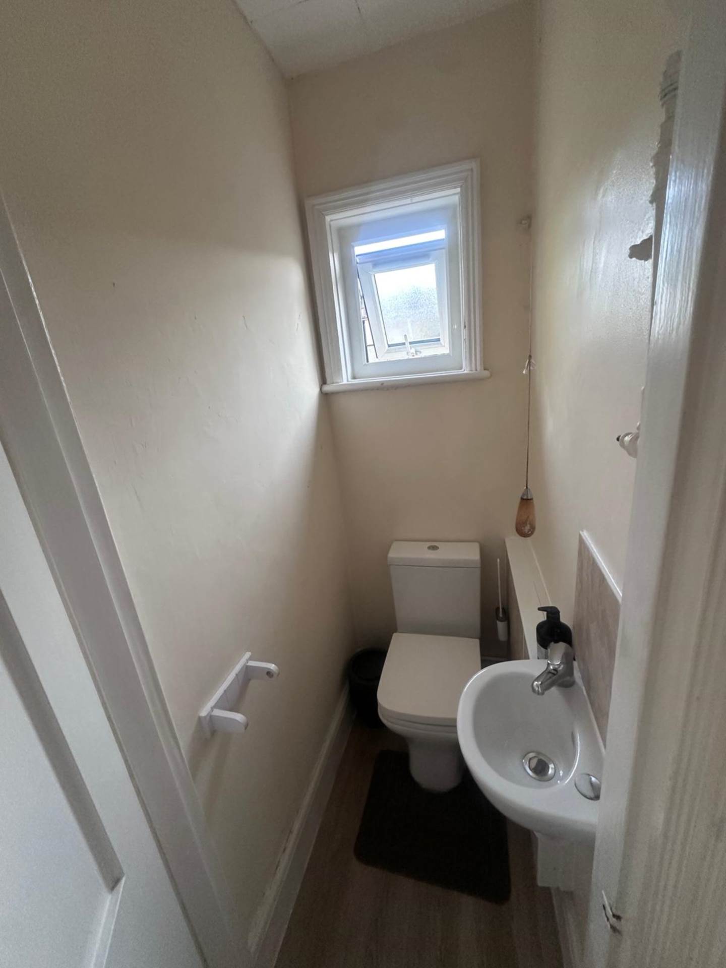 Room Farnham Road in Guildford