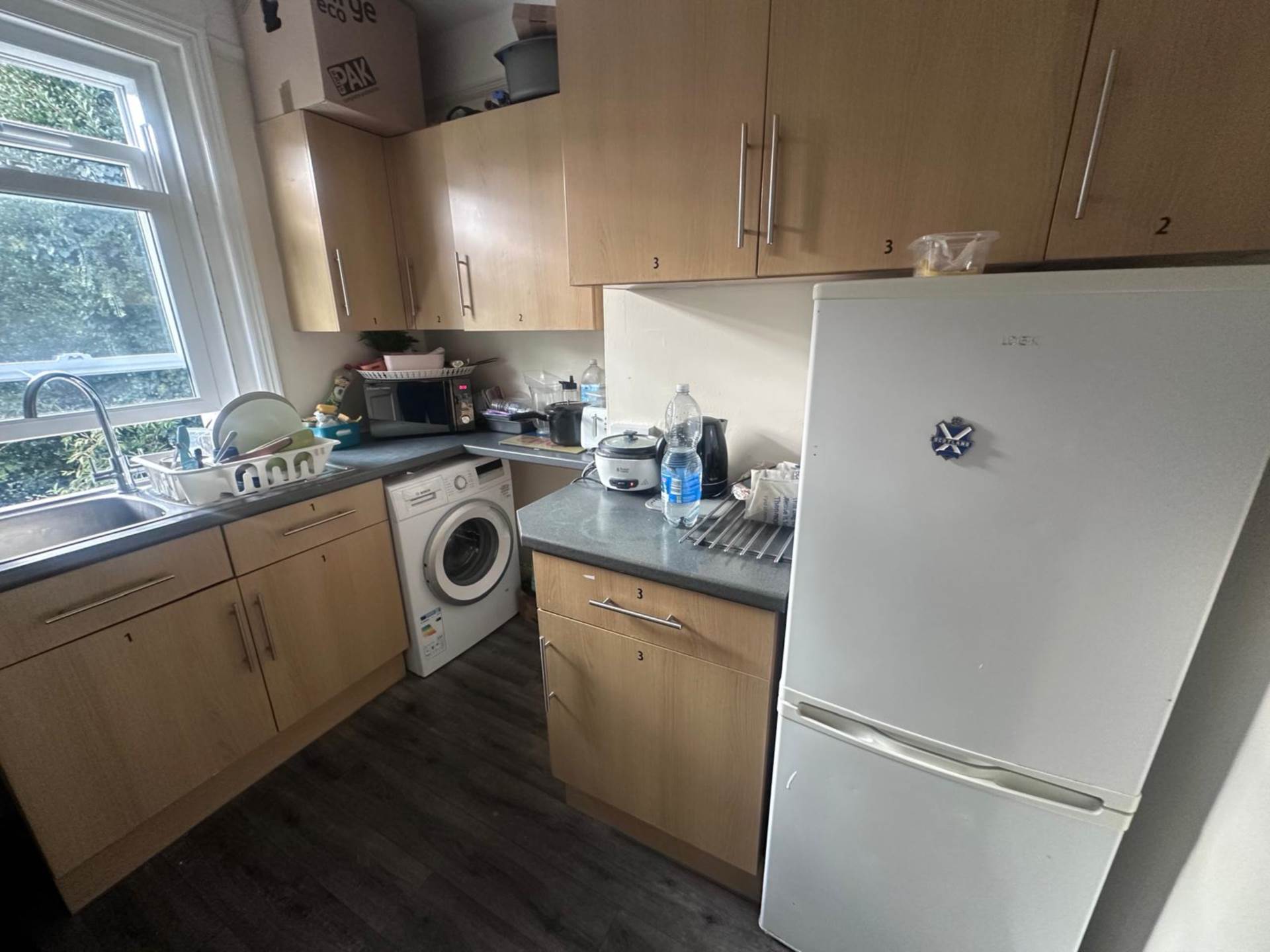 Room Farnham Road in Guildford