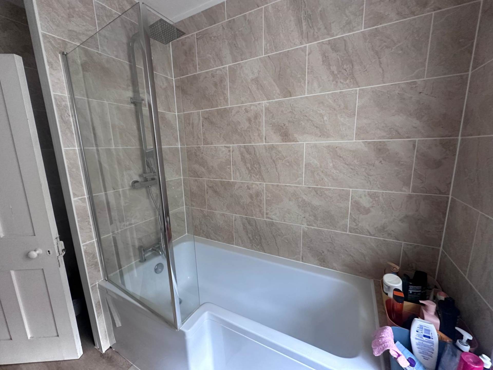 Room Farnham Road in Guildford