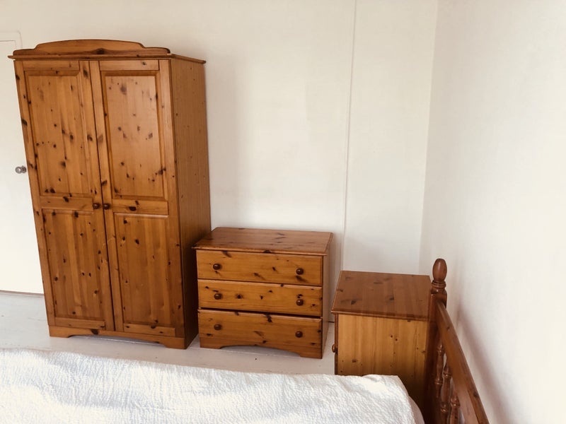 Room Crunden Road in Greater London