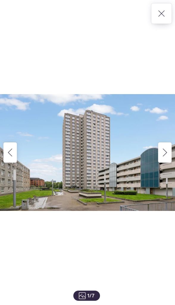 Flat Dundasvale Court in Glasgow