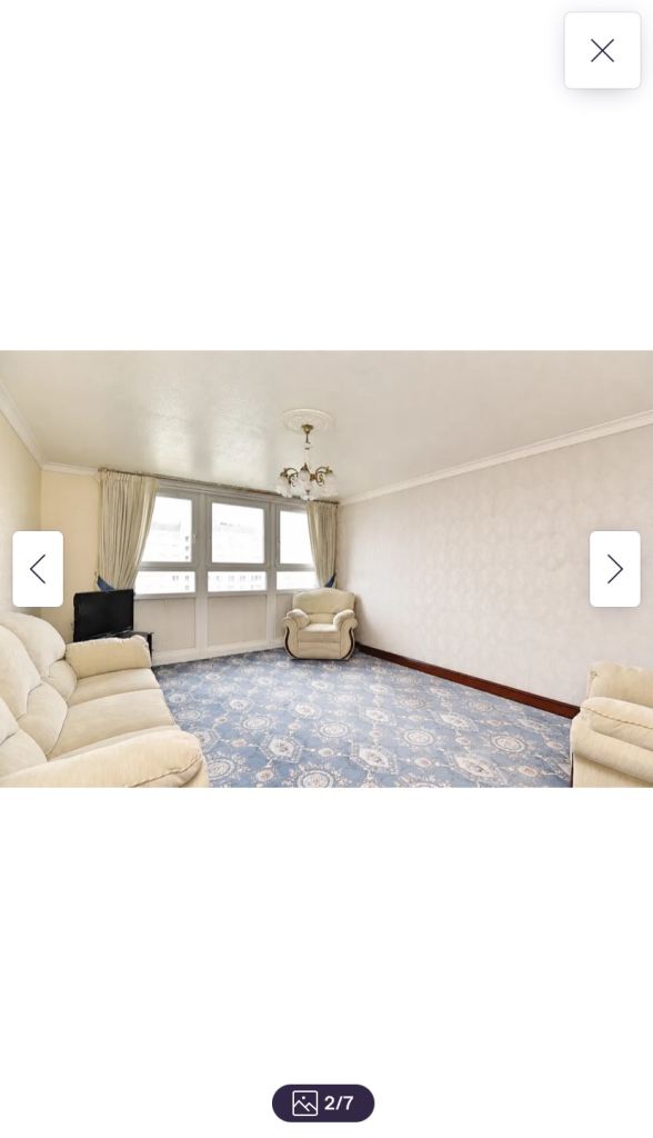 Flat Dundasvale Court in Glasgow