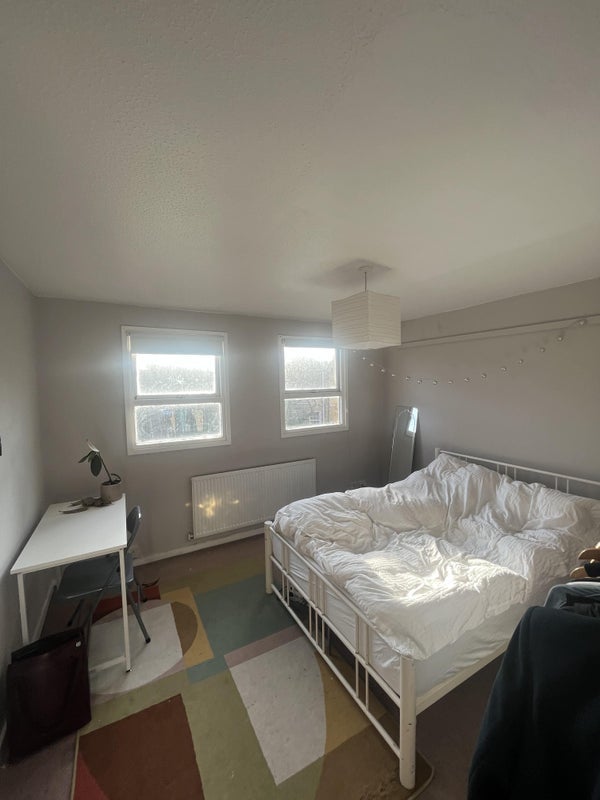 Room Middleton Road in Greater London