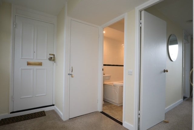 Flat Mountbatten Close in Slough