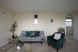 Flat Mountbatten Close in Slough