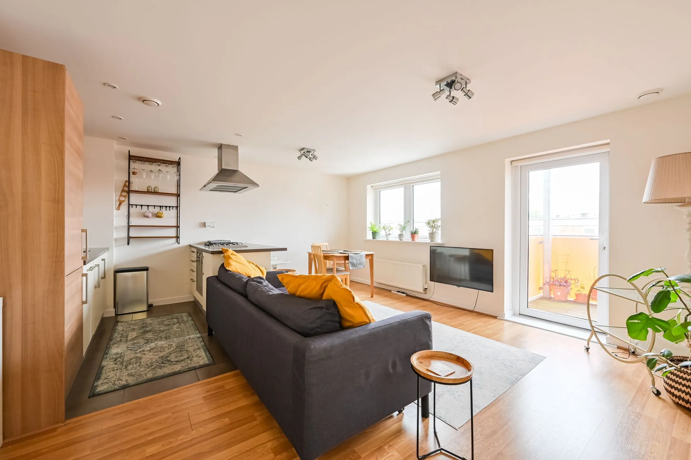 Flat Bede Square in Greater London