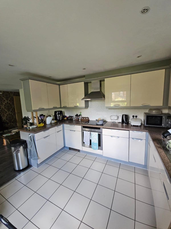 Room Queen's Road in Maidstone