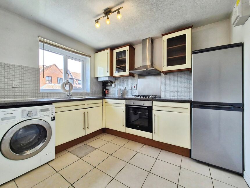 Flat Rectory Grove in Greater London