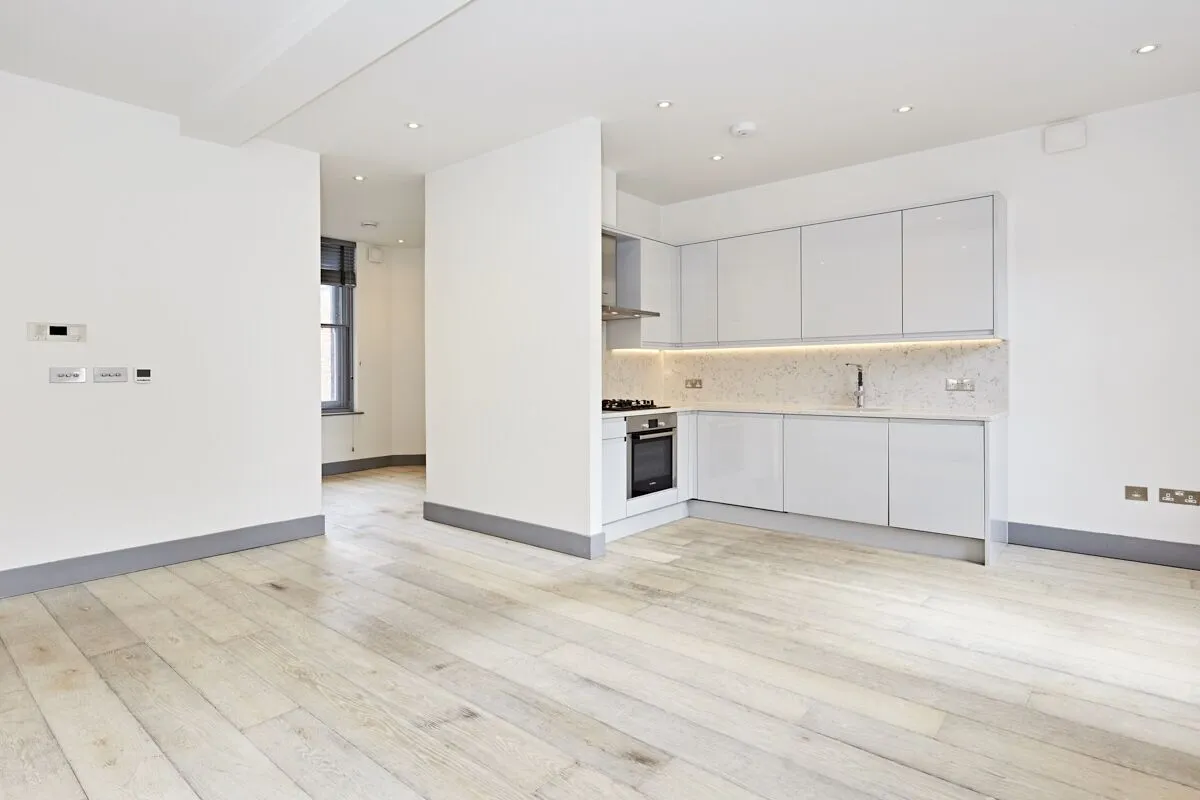 Flat Shaftesbury Avenue in City of Westminster