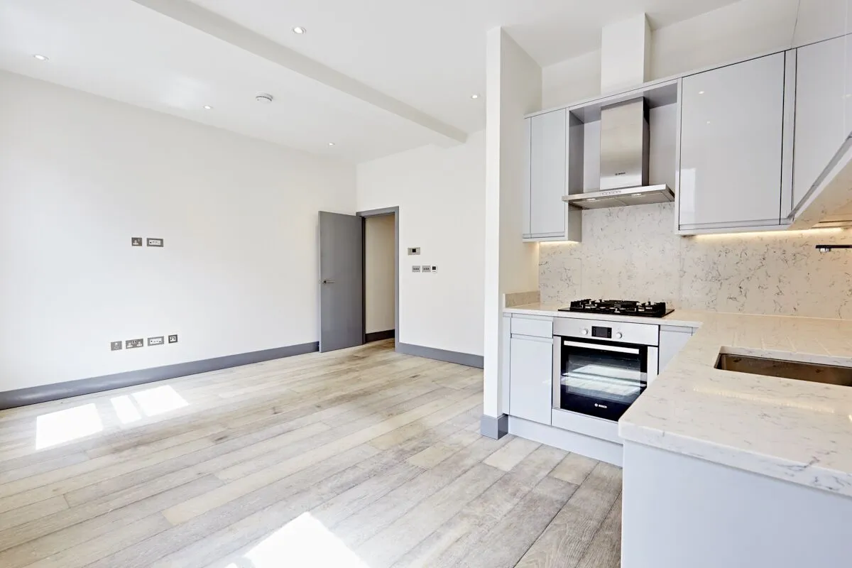 Flat Shaftesbury Avenue in City of Westminster