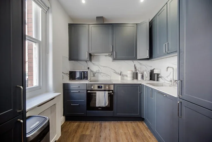 Flat Nassau Street in City of Westminster