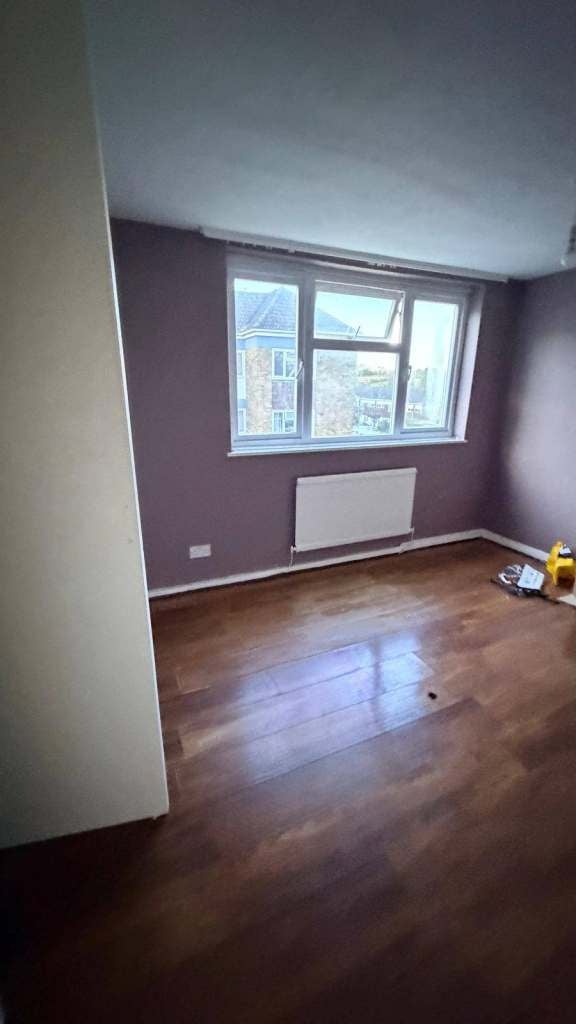 Flat Elmwood Road in Chattenden