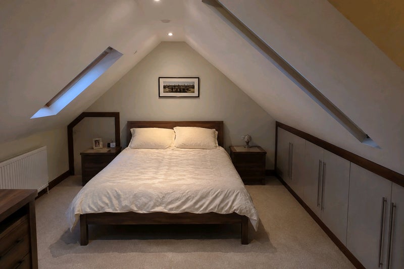 Room Deane Road in Bolton