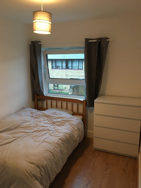 Room Waddington Road in Greater London