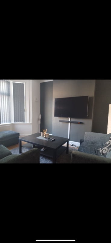 Room Meath Road in Greater London