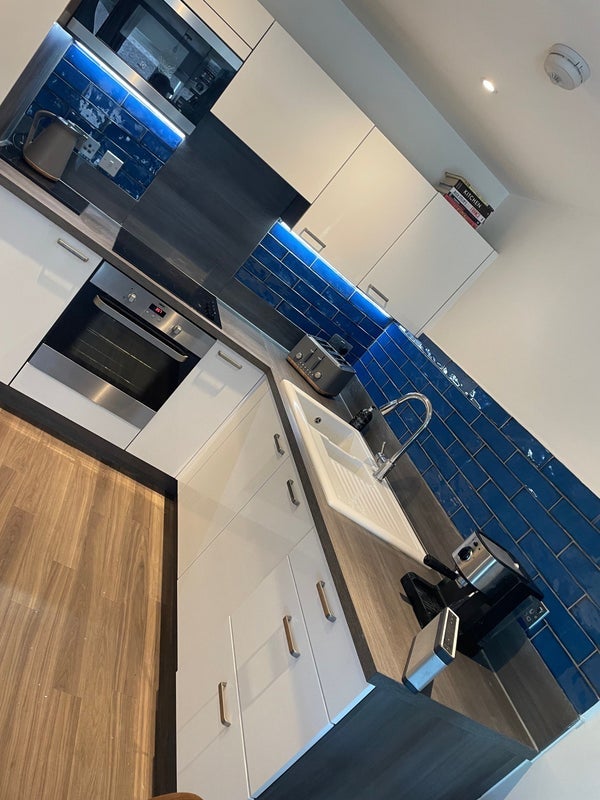 Flat Adenmore Road in Greater London