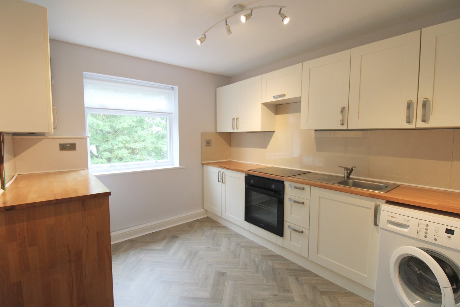 Flat Falcon Court in Surrey Heath