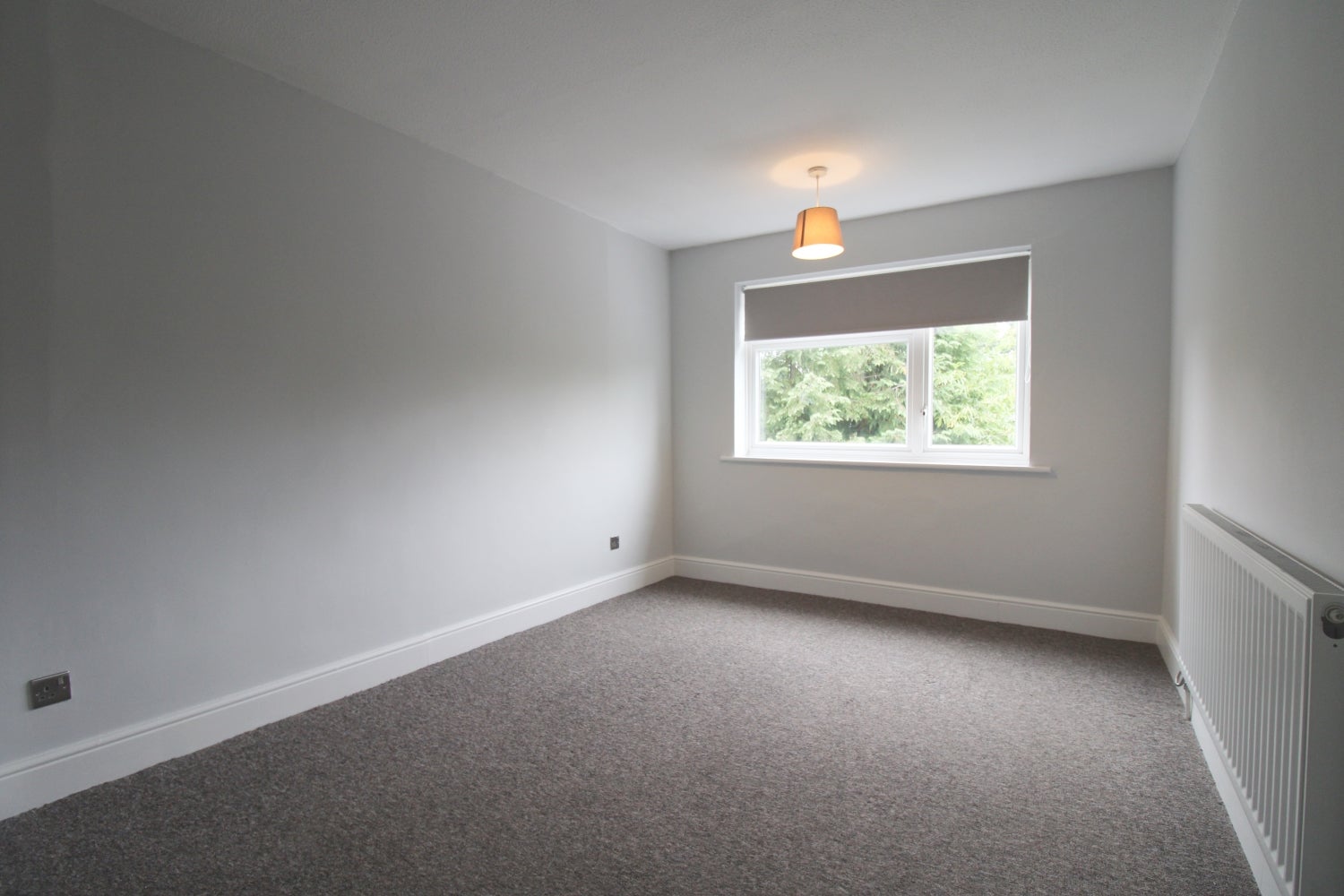 Flat Falcon Court in Surrey Heath