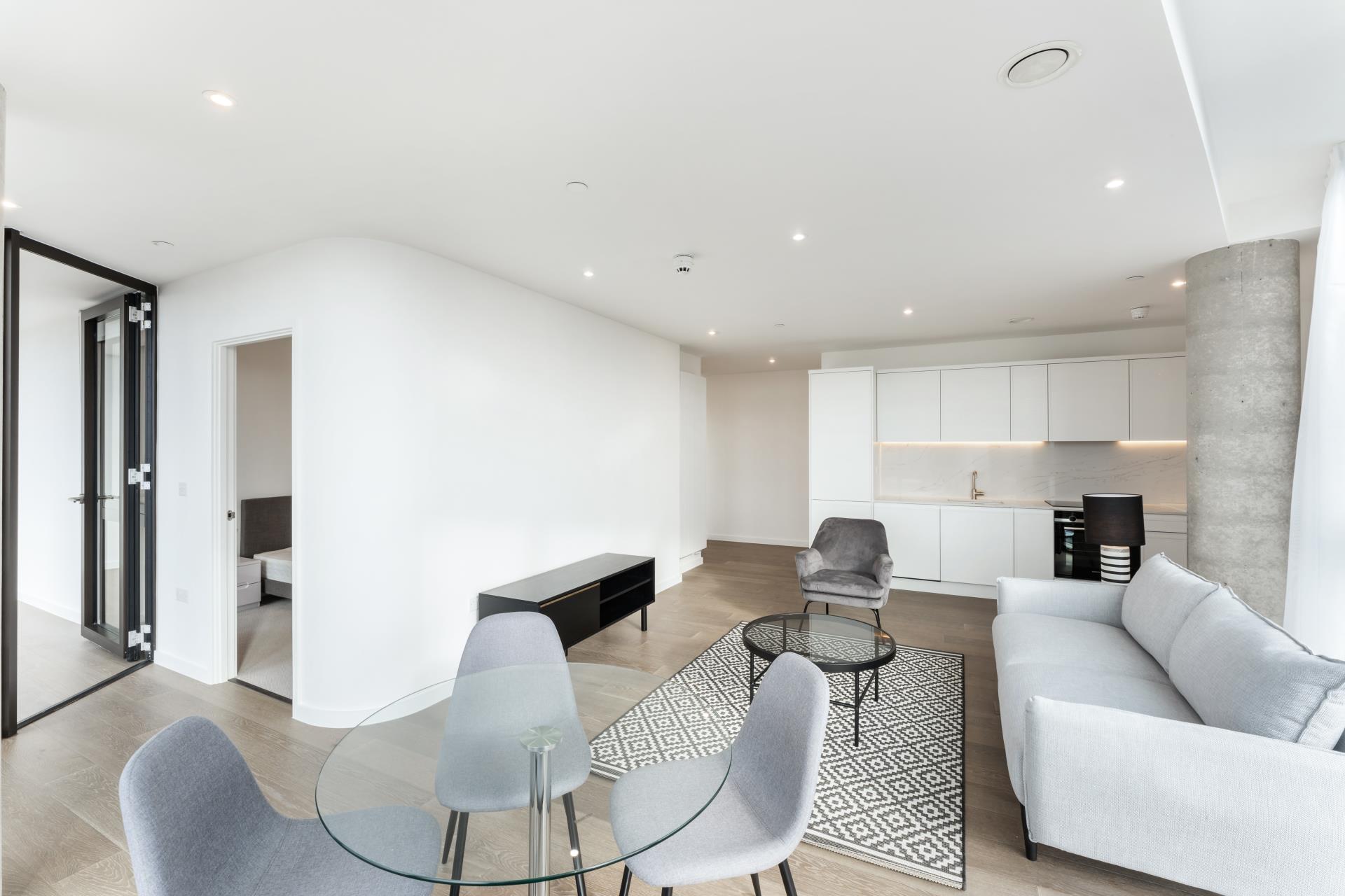 Flat Limehouse Causeway in Greater London