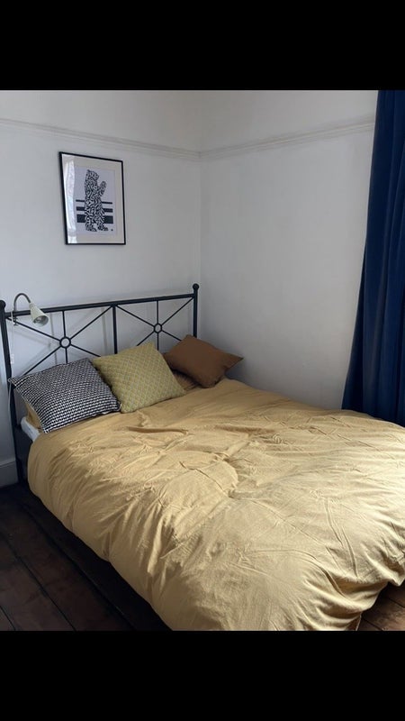 Room Bishop Road in Bristol
