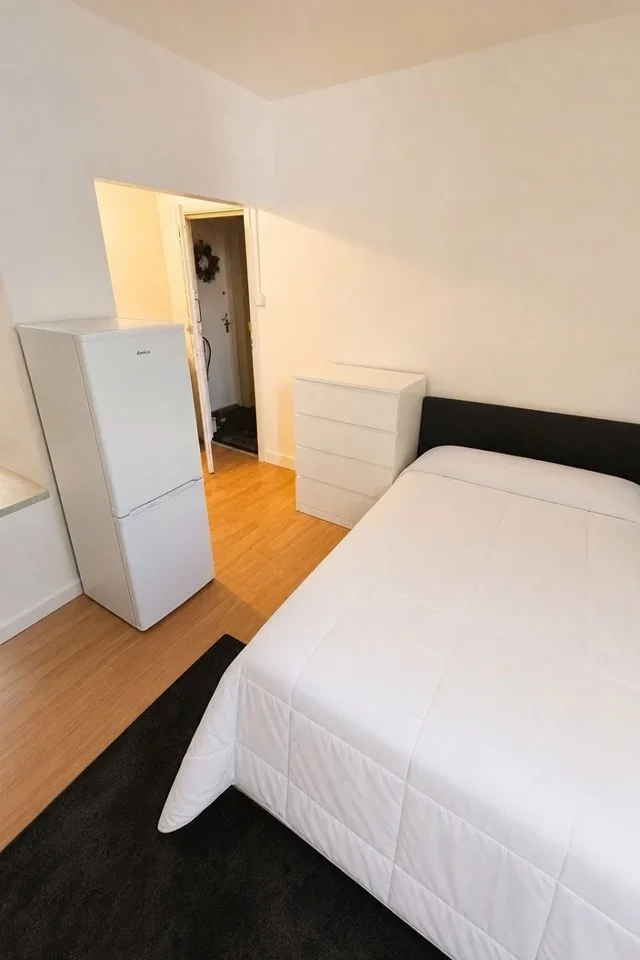 Flat Neasden Lane North in Greater London