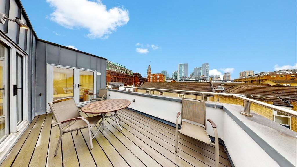 Flat Pump House Mews in Greater London