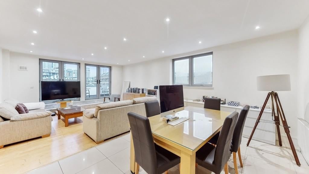 Flat Pump House Mews in Greater London