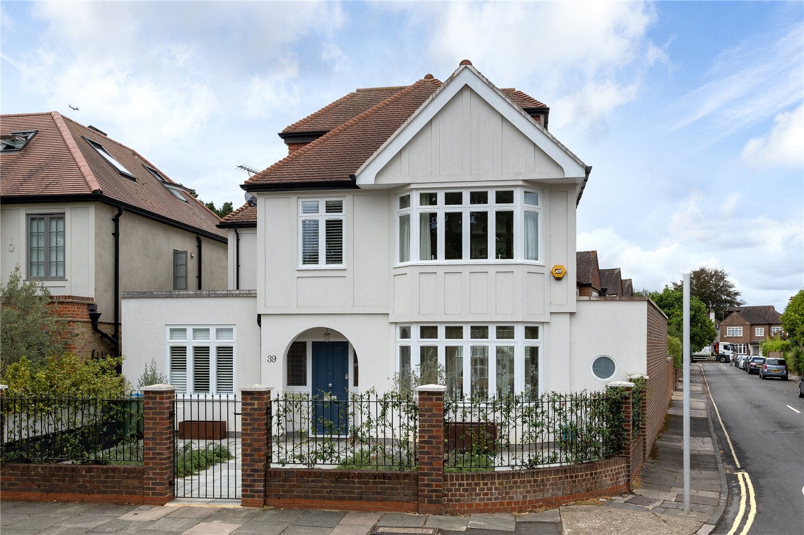 House Ferry Road in Greater London