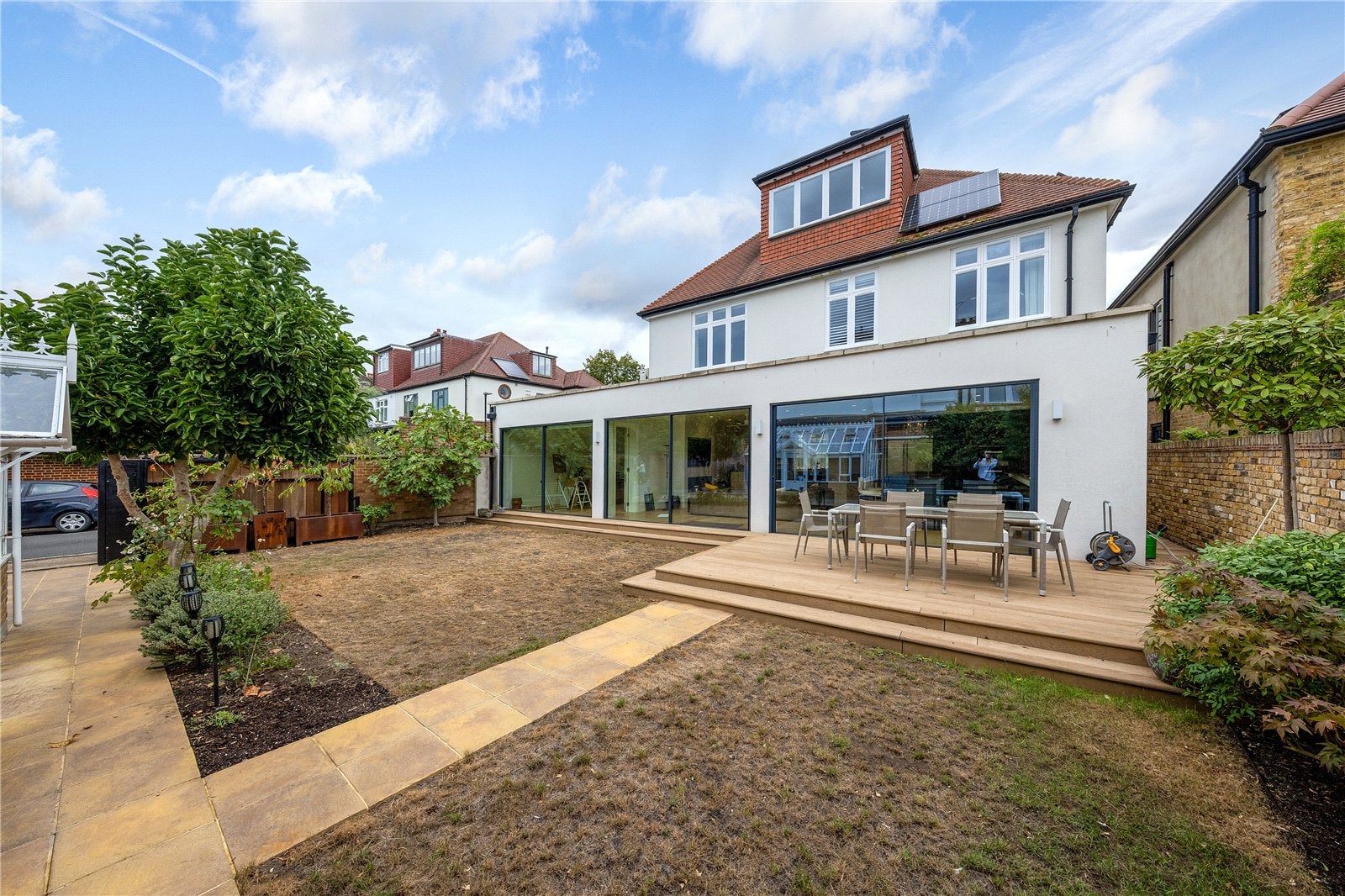 House Ferry Road in Greater London