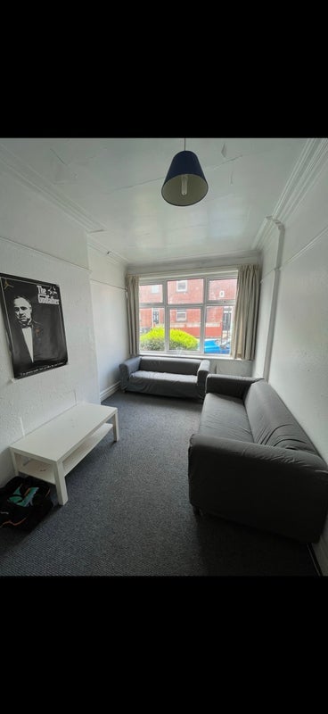 Room Winfield Grove in Leeds