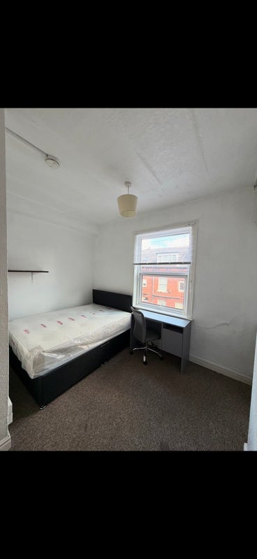 Room Winfield Grove in Leeds