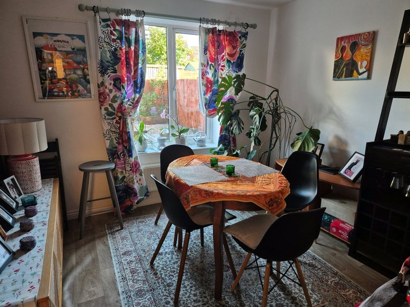 Room Voyage Road in Rugby