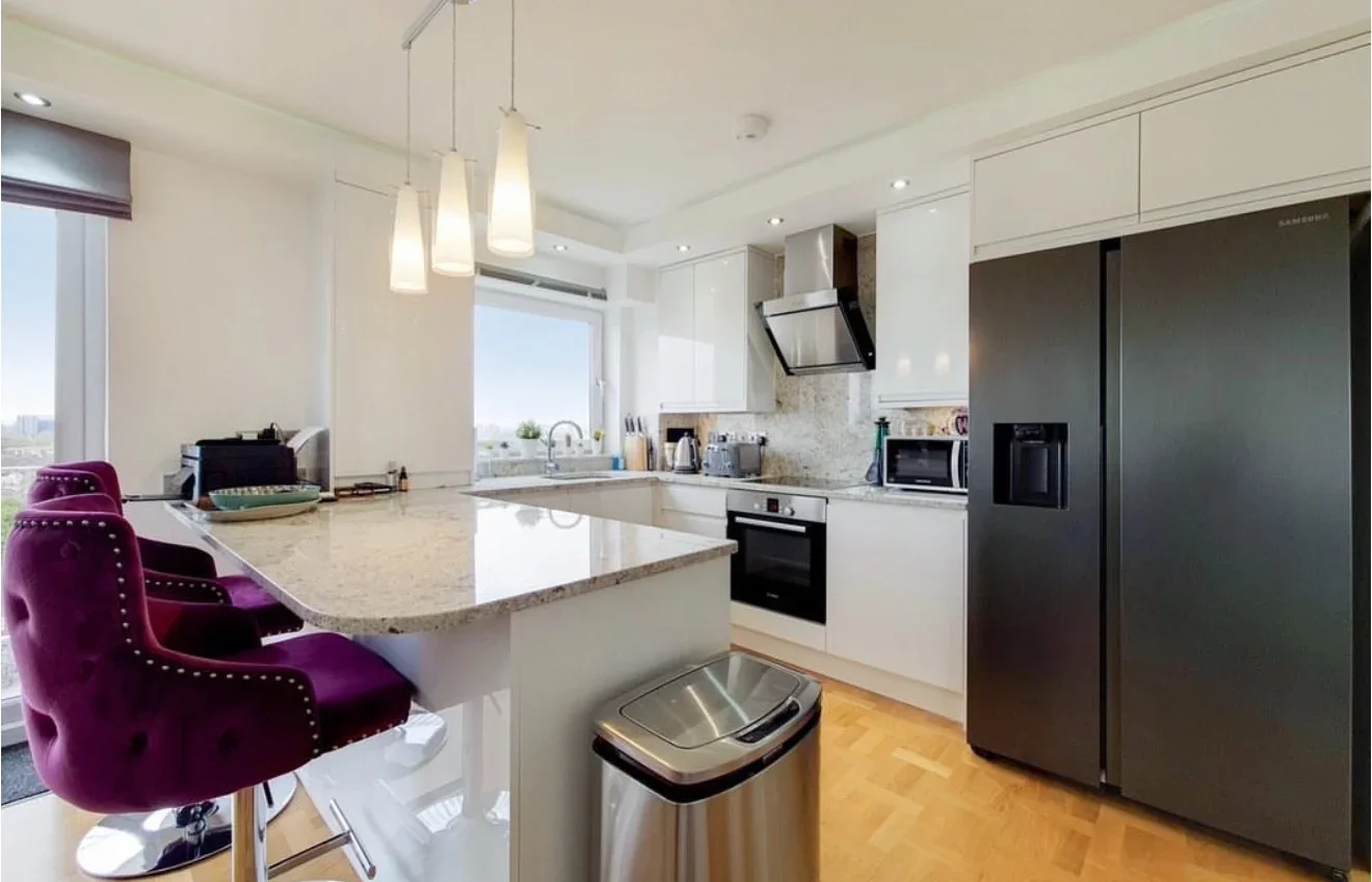Flat Akerman Road in Greater London