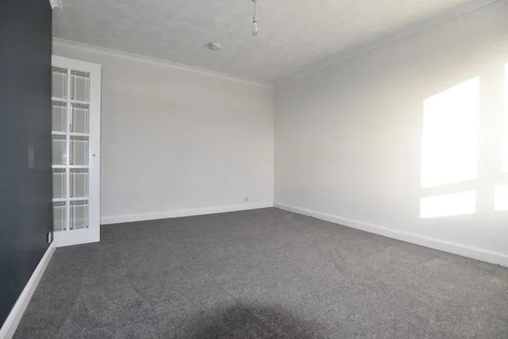 Flat Cardross Crescent in Broxburn