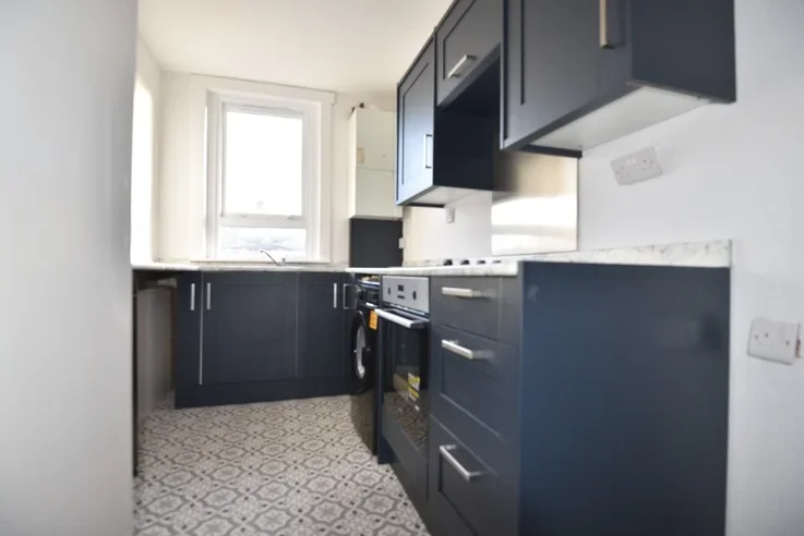 Flat Cardross Crescent in Broxburn
