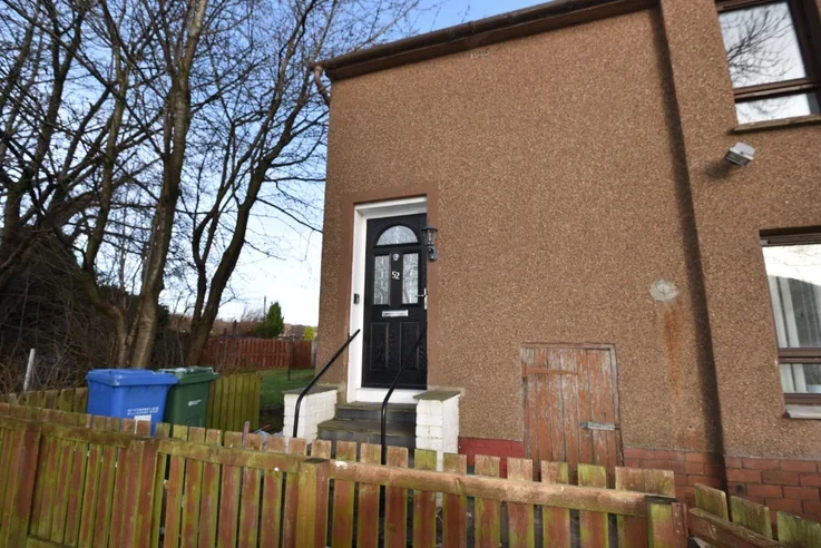 Flat Cardross Crescent in Broxburn