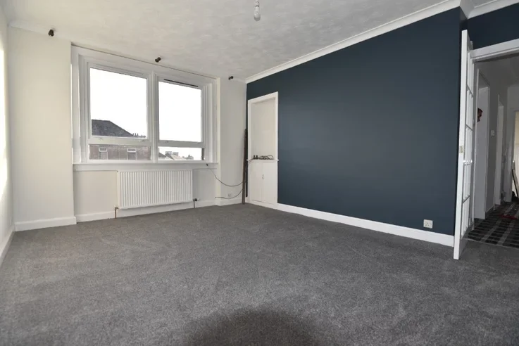 Flat Cardross Crescent in Broxburn