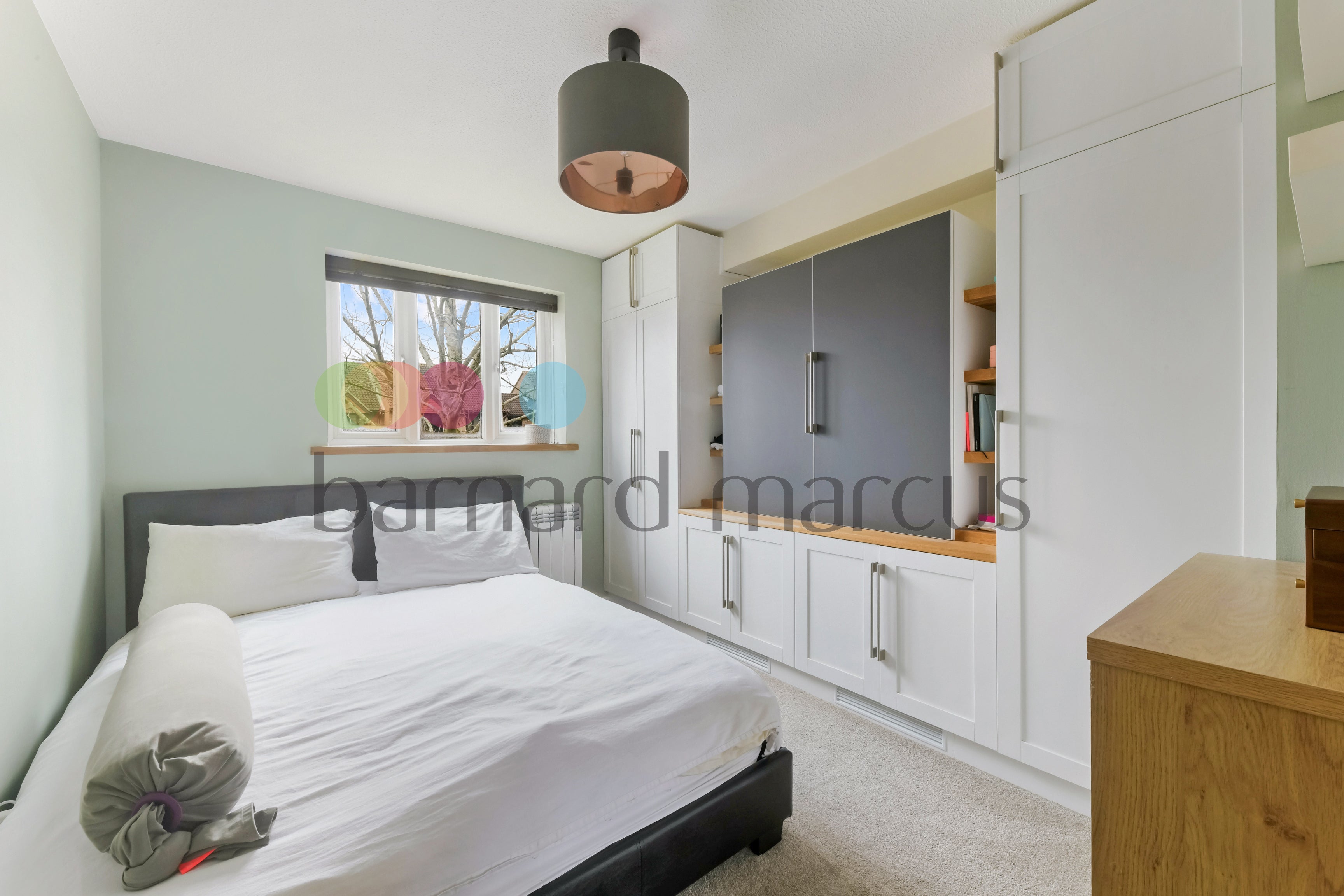 Flat Godstone Road in Caterham