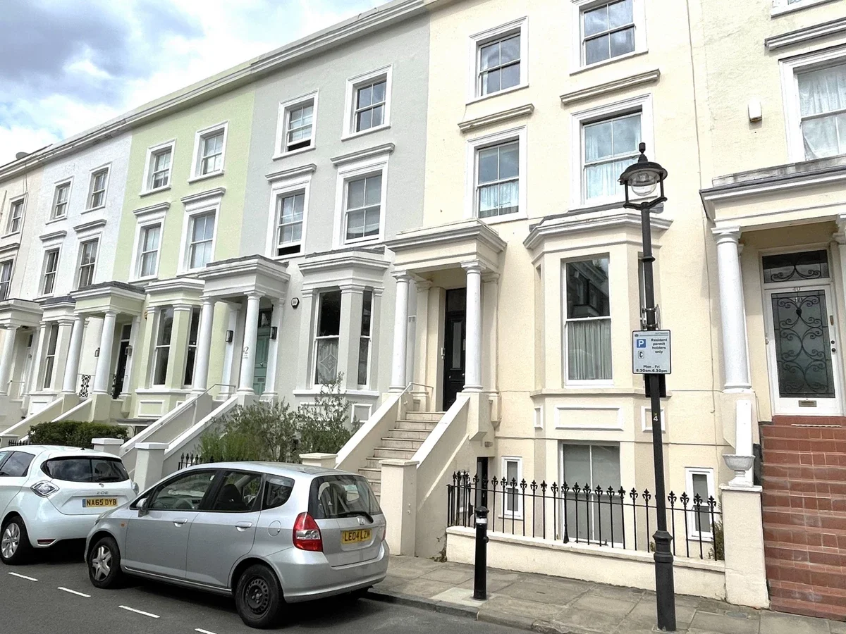 Flat Alma Square in City of Westminster