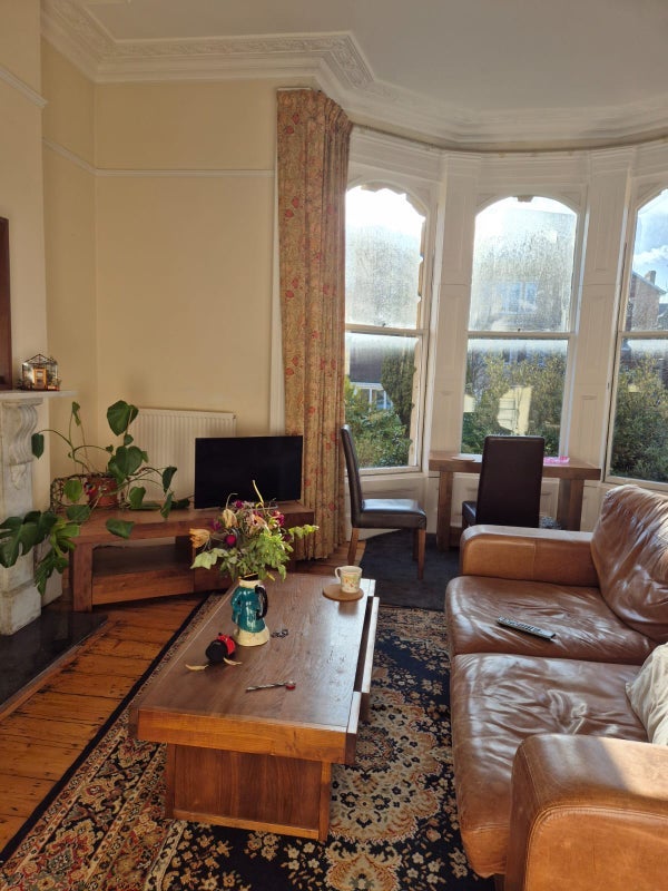 Room Miles Road in Bristol