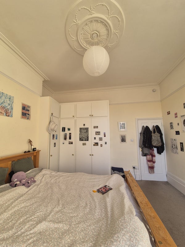 Room Miles Road in Bristol