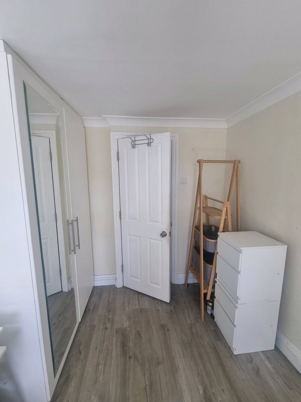 Room Waldo Road in Greater London