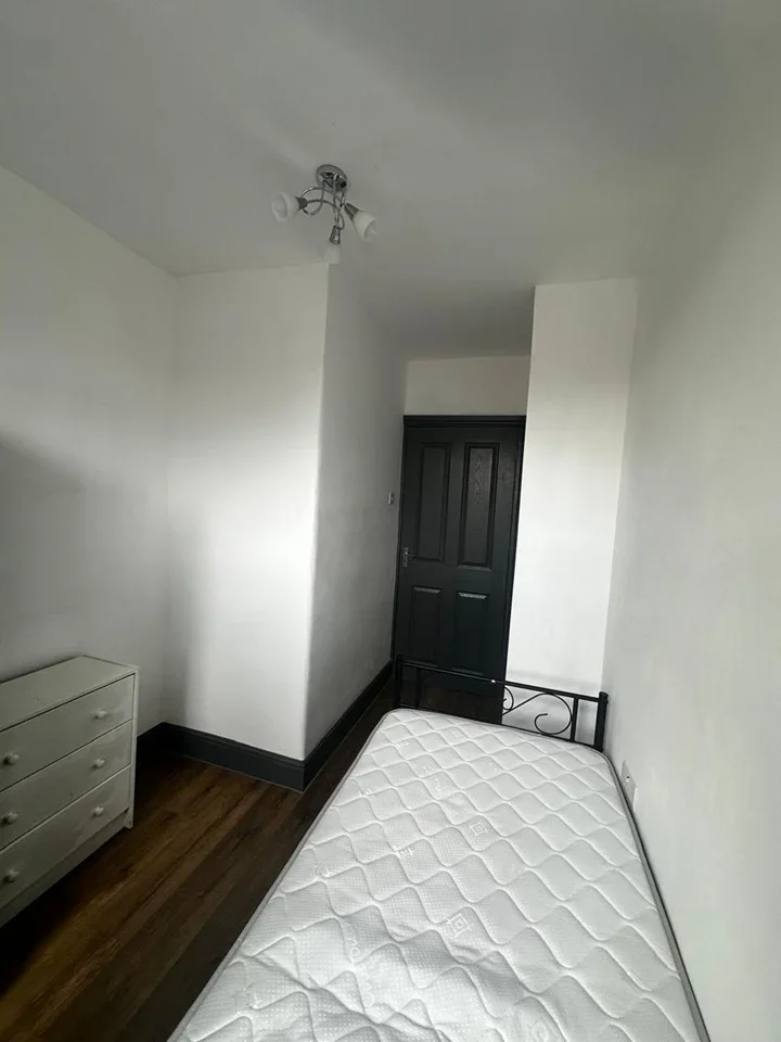 Room Essex Road in Greater London