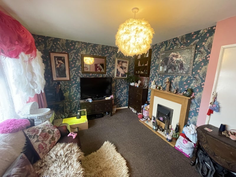 Room Thorneycroft Close in Bristol