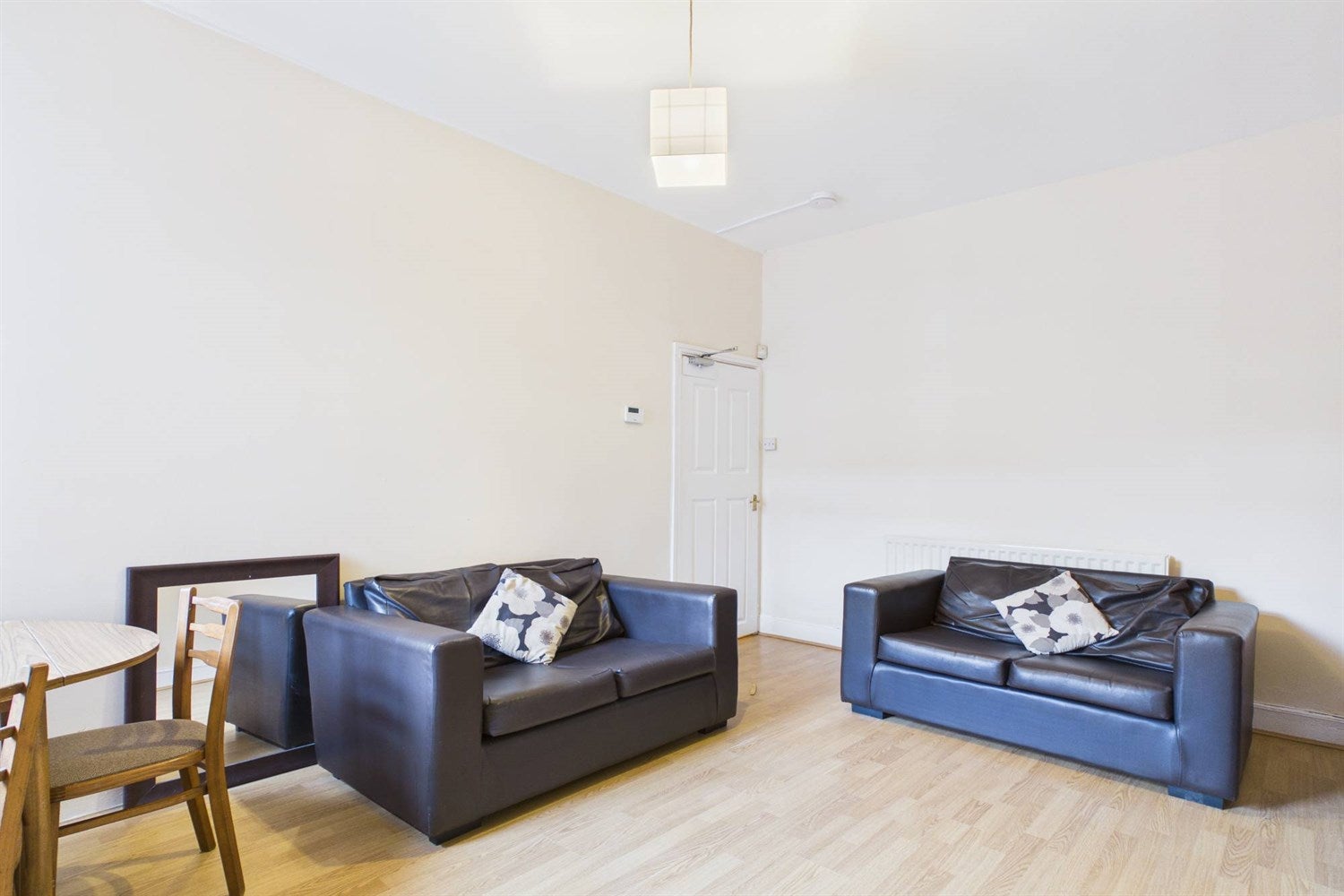 Flat Grosvenor Gardens in Newcastle upon Tyne