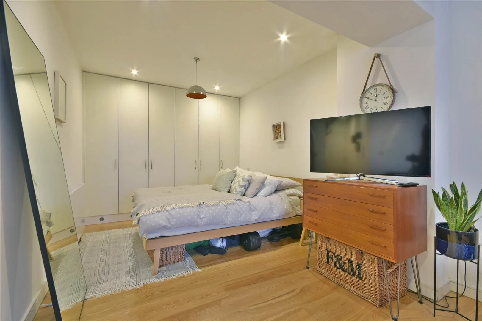 Flat City Garden Row in Greater London