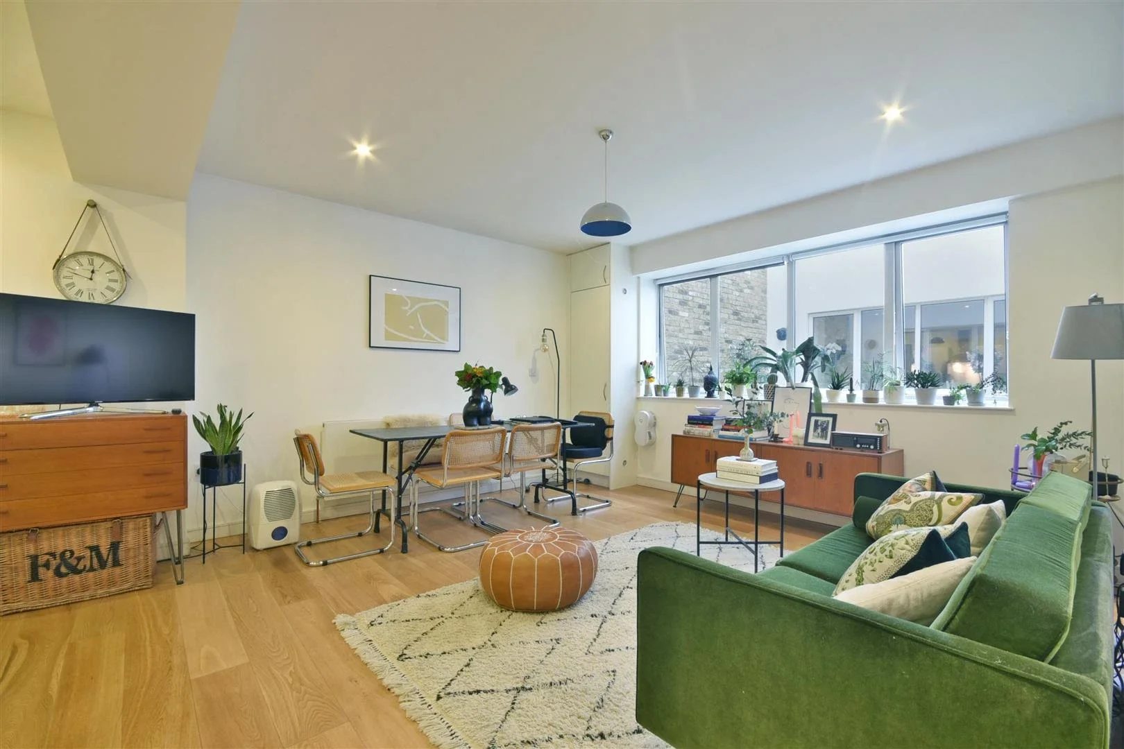 Flat City Garden Row in Greater London