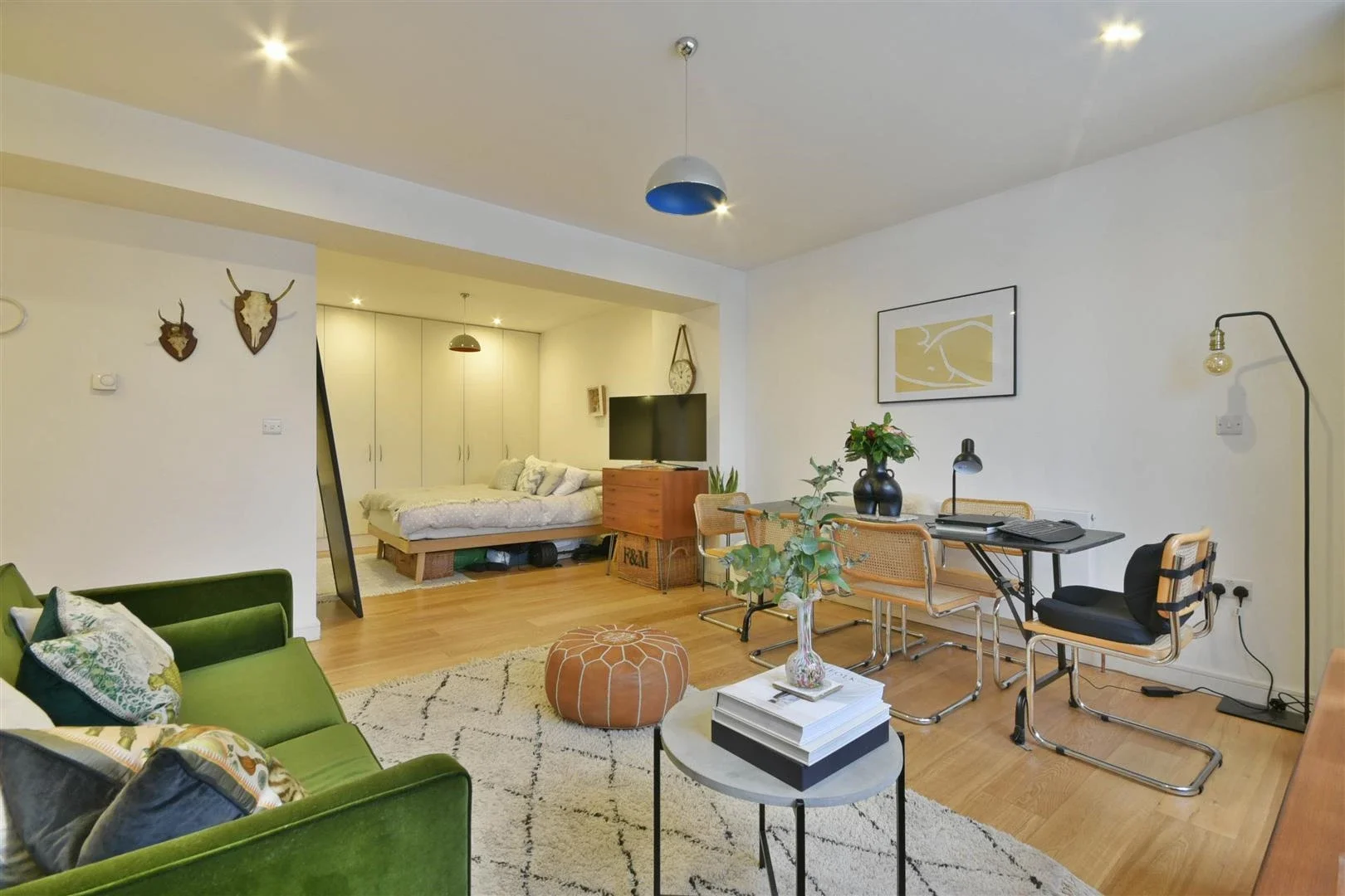 Flat City Garden Row in Greater London